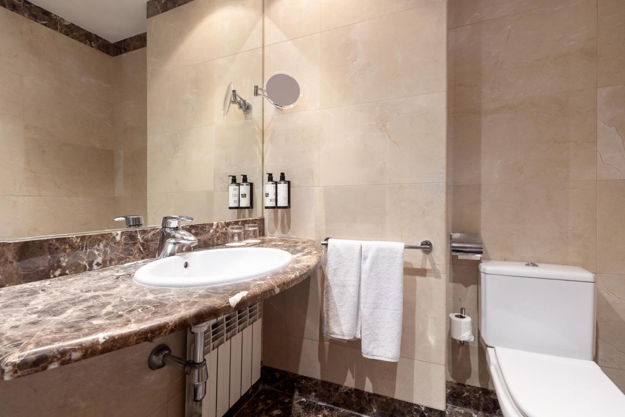 Hotel Crisol Leganés Zimmer foto